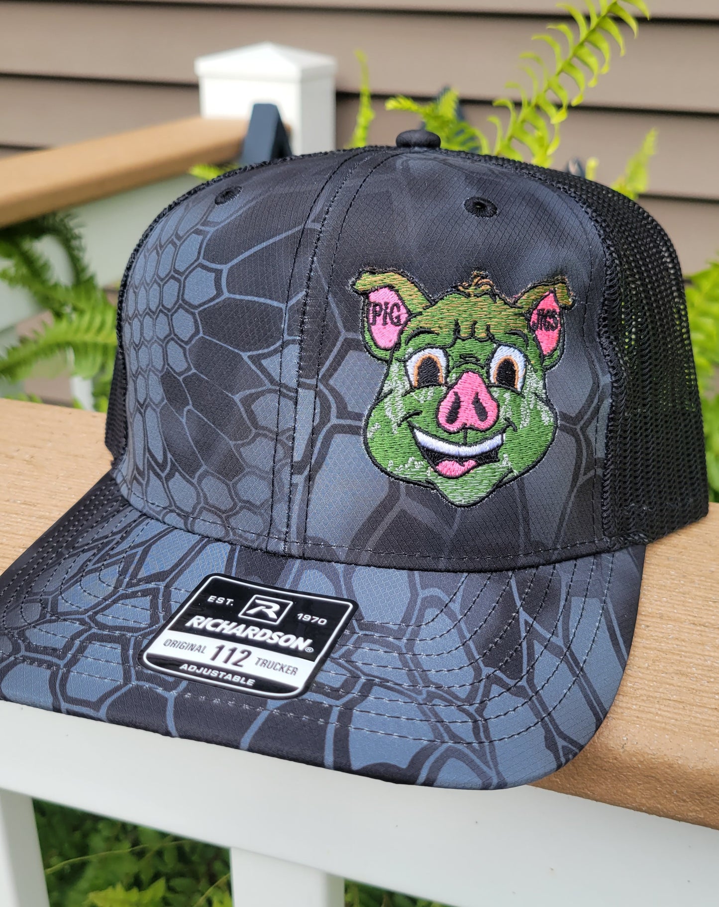 PIG JIGS LOGO EMBROIDERED HAT